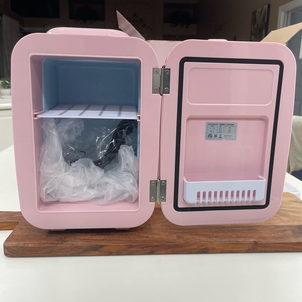 NEW KYLIE SKIN Fridge - Picture 3 of 6